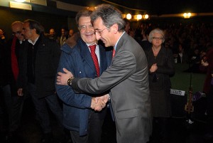 Il candidato sindaco di Bologna, Flavio Delbono, con Romano Prodi 